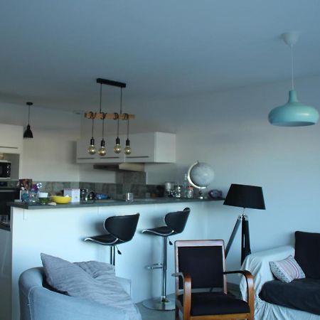 Jolie Chambre Dans Quartier Calme Eysines Esterno foto