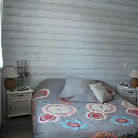 Jolie Chambre Dans Quartier Calme Eysines Esterno foto
